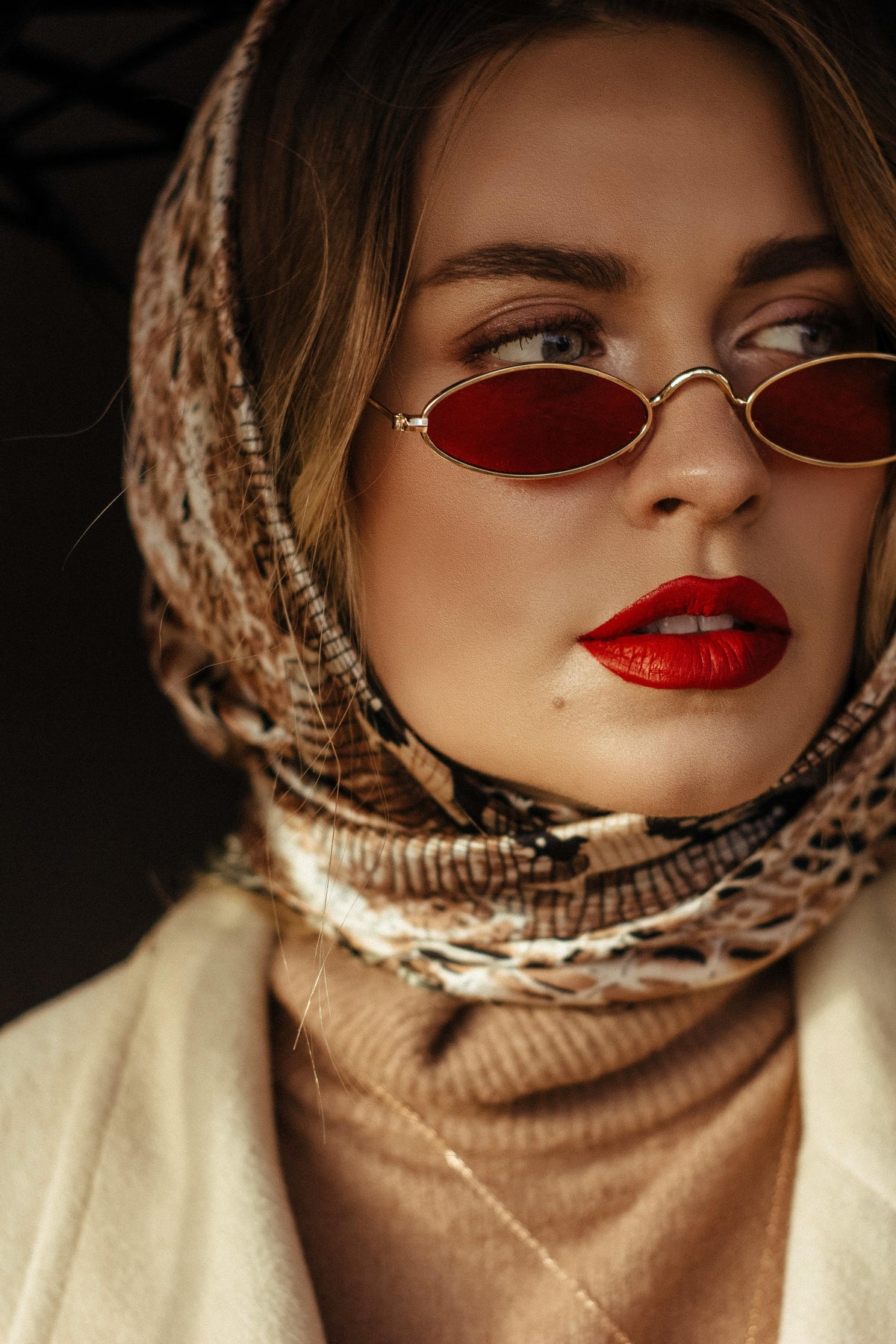 How to Mix Comfort and Elegance in Cold Weather